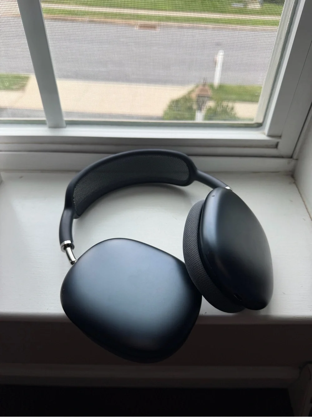 Apple AirPods Max Over-Ear Headphones - Black